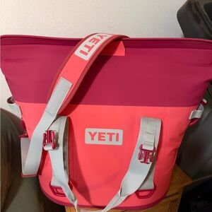 YETI Bimini Pink Hopper